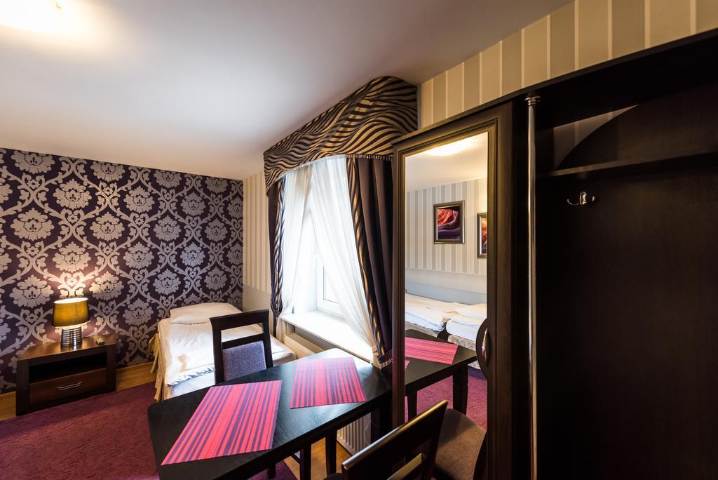 Hotel Palac Akropol Lublin Habitación foto