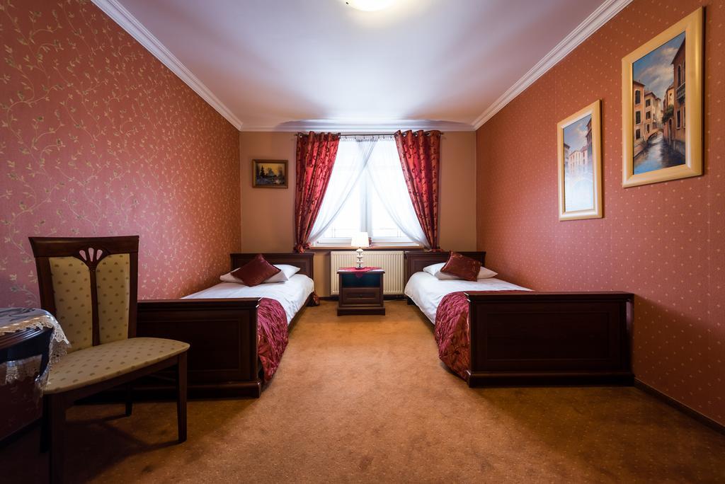 Hotel Palac Akropol Lublin Habitación foto
